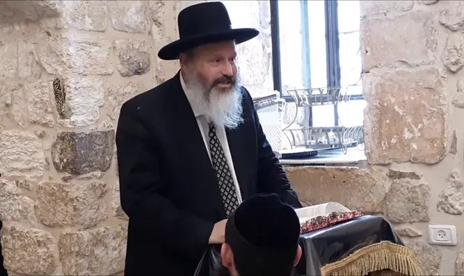 HaRav Yitzchak Golstein Teaches at King David's Tomb on Mount Zion, Jerusalem