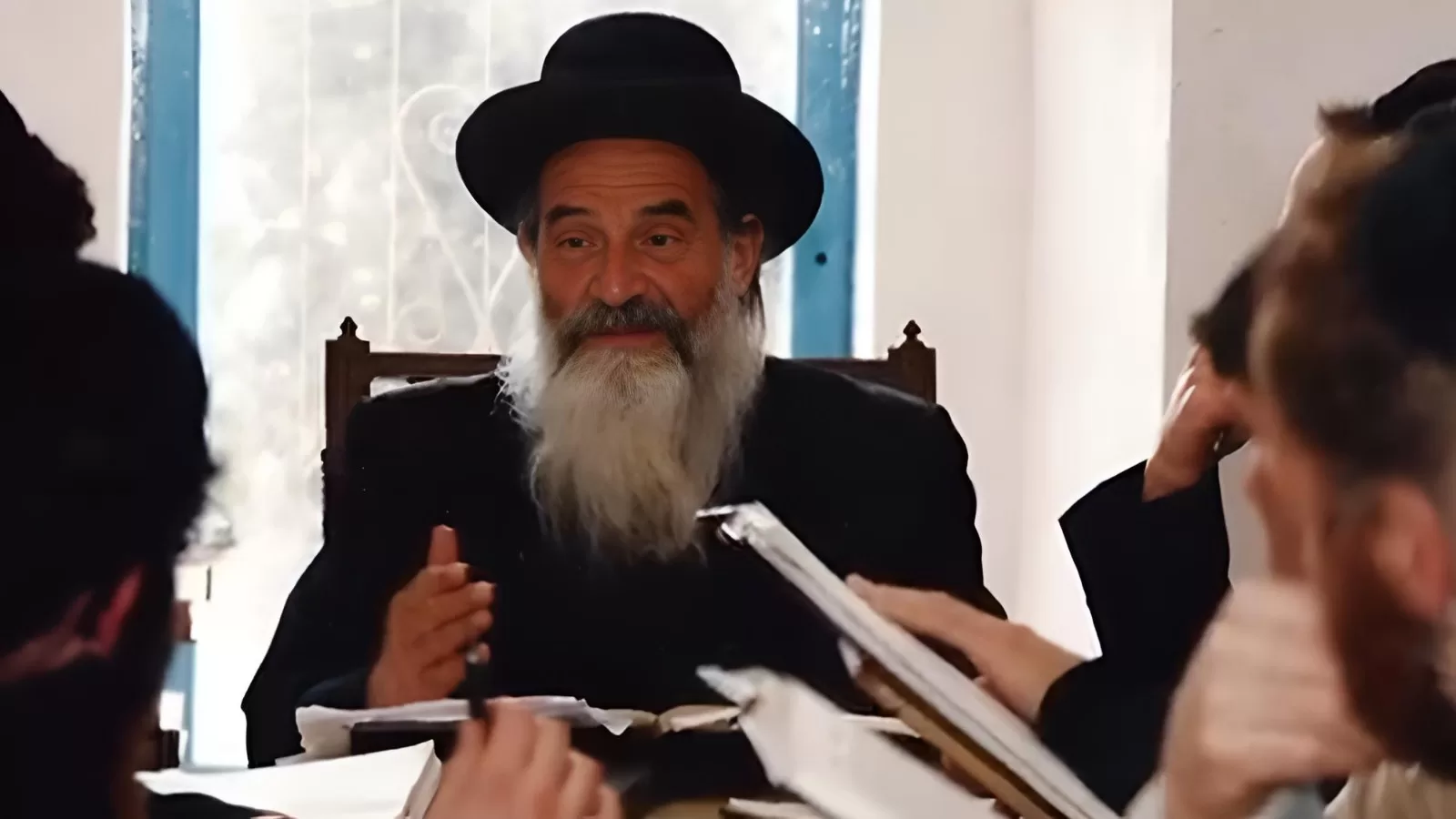 Rebbe HaRav Mordechai Goldstein Teaching Torah to Jewish Men